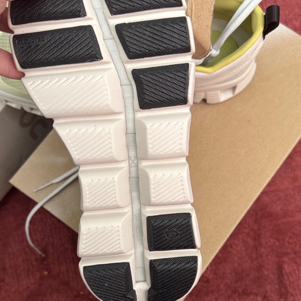 ON Mens Cloud X Shift Running Shoes Vapor/Acacia - Picture 4 of 6